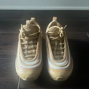 Nike Air Max- Wheat 6.5